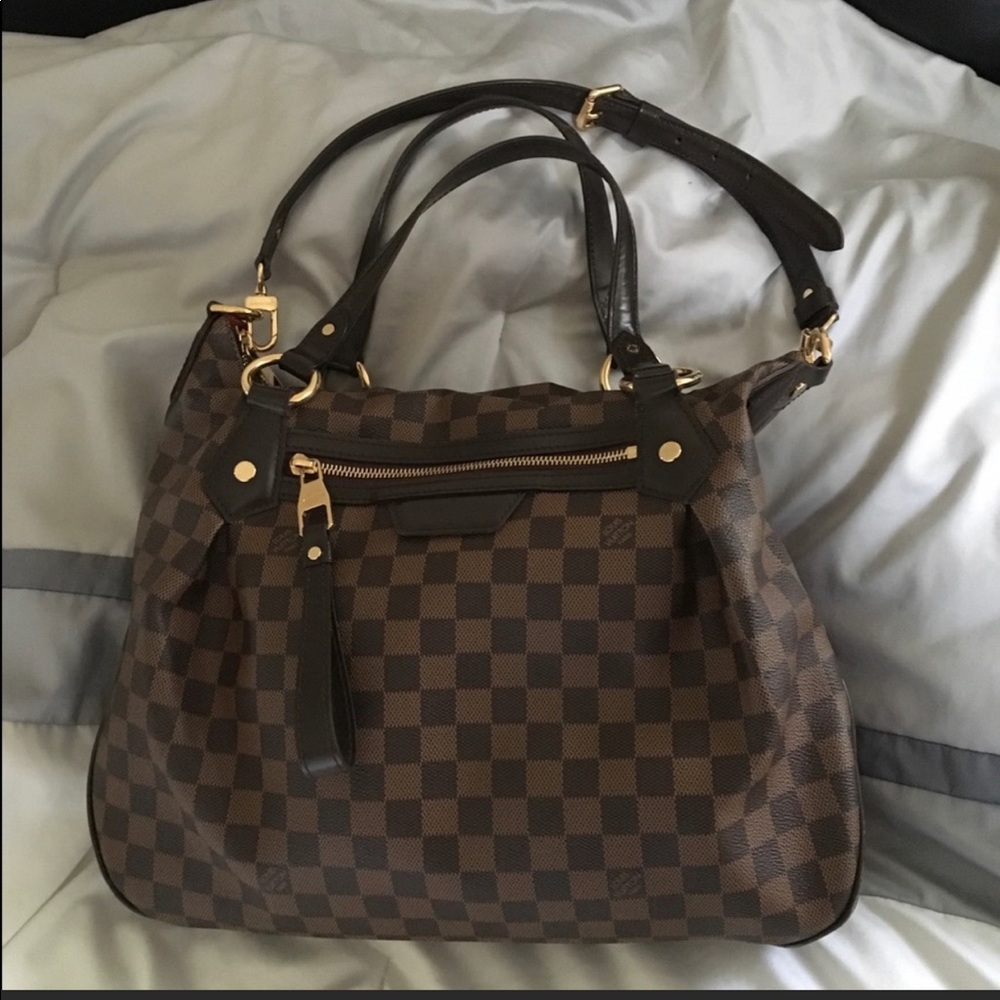 Beautiful Louis Vuitton Evora MM Damier Ebene Bag